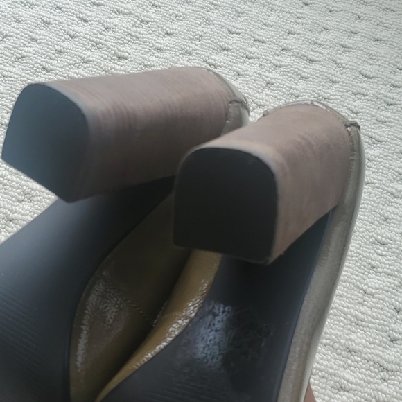 Levity Patent Leather Block Heel - Picture 9 of 11